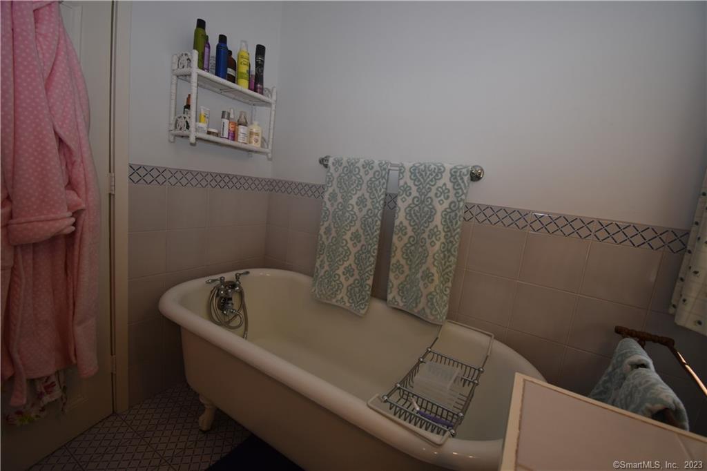 15 Trumbull Street Stonington CT 06378