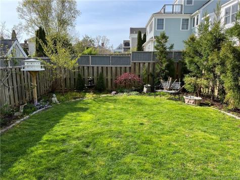 15 Trumbull Street Stonington CT 06378