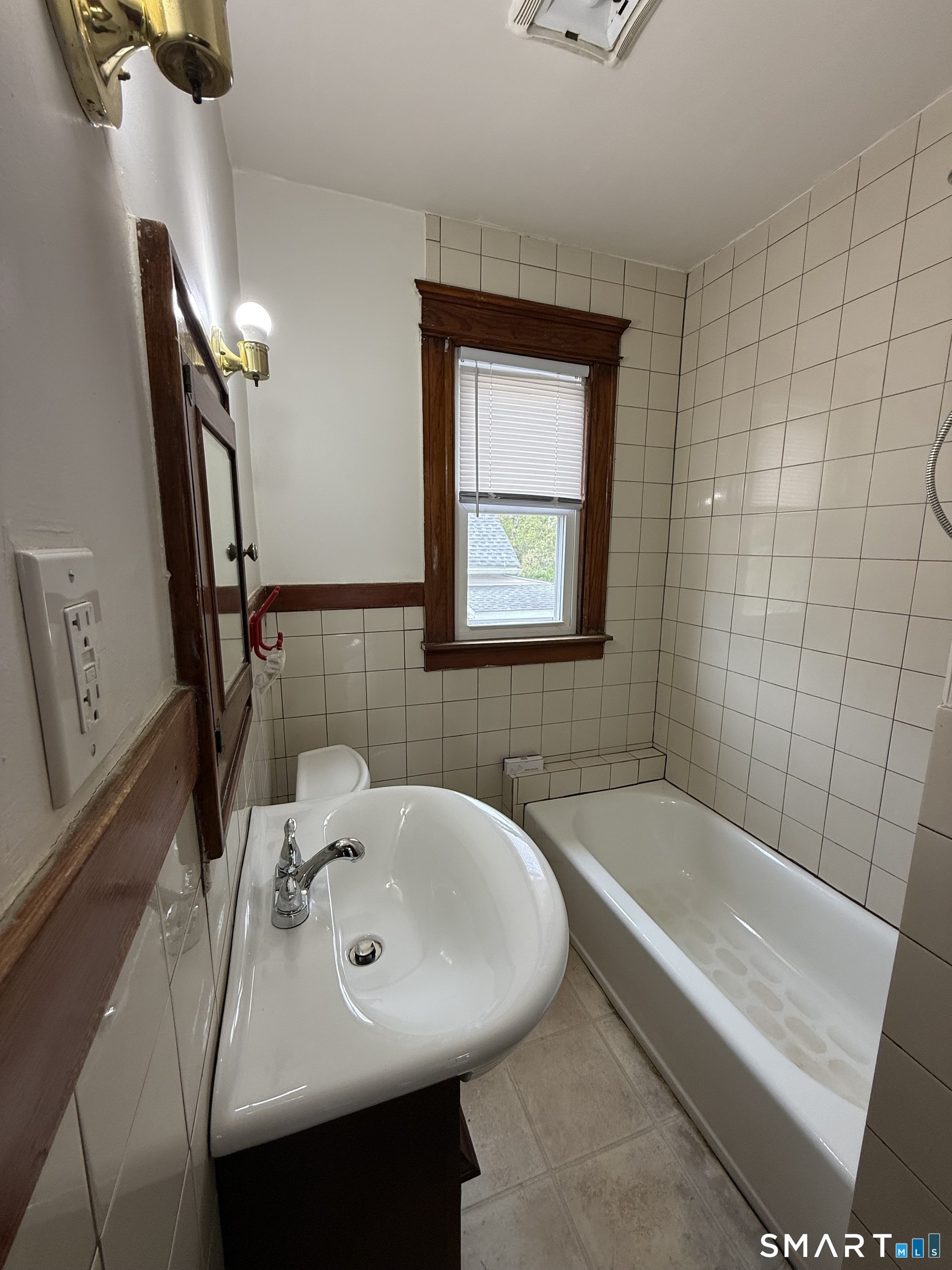 192 Tudor Street Waterbury CT 06704