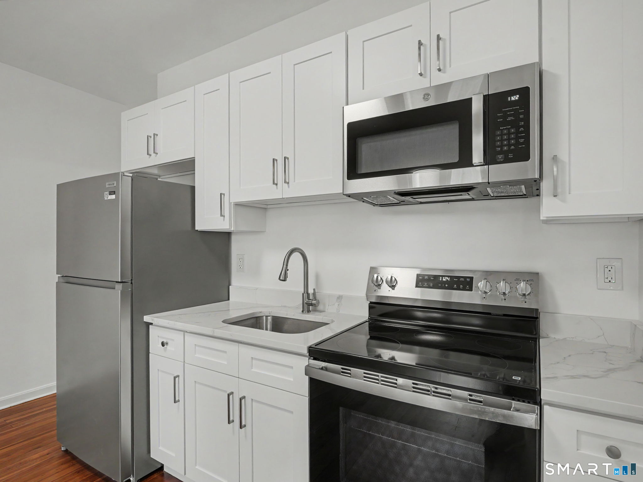 28 East Walnut Street Stamford CT 06902