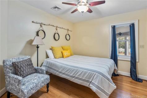 33 Marshfield Road East Lyme CT 06357