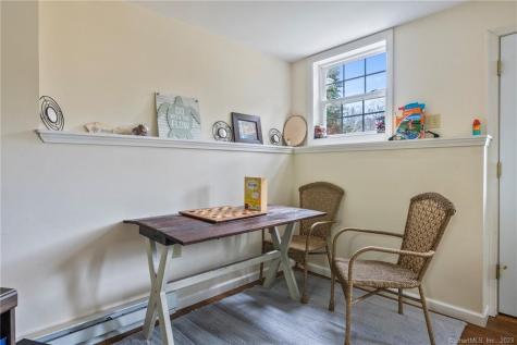 33 Marshfield Road East Lyme CT 06357