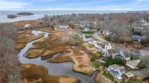 33 Marshfield Road East Lyme CT 06357