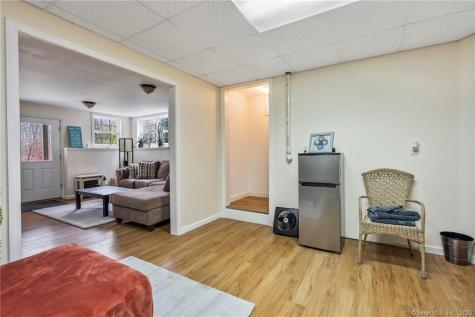 33 Marshfield Road East Lyme CT 06357