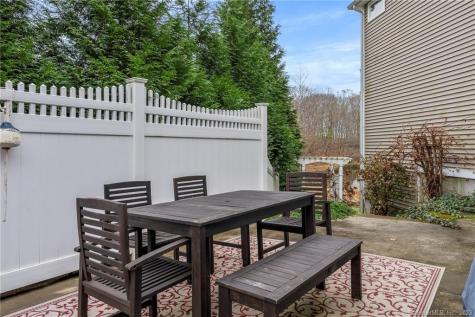 33 Marshfield Road East Lyme CT 06357