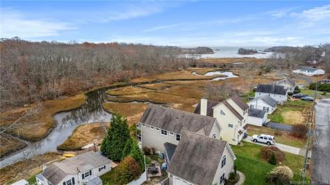 33 Marshfield Road East Lyme CT 06357