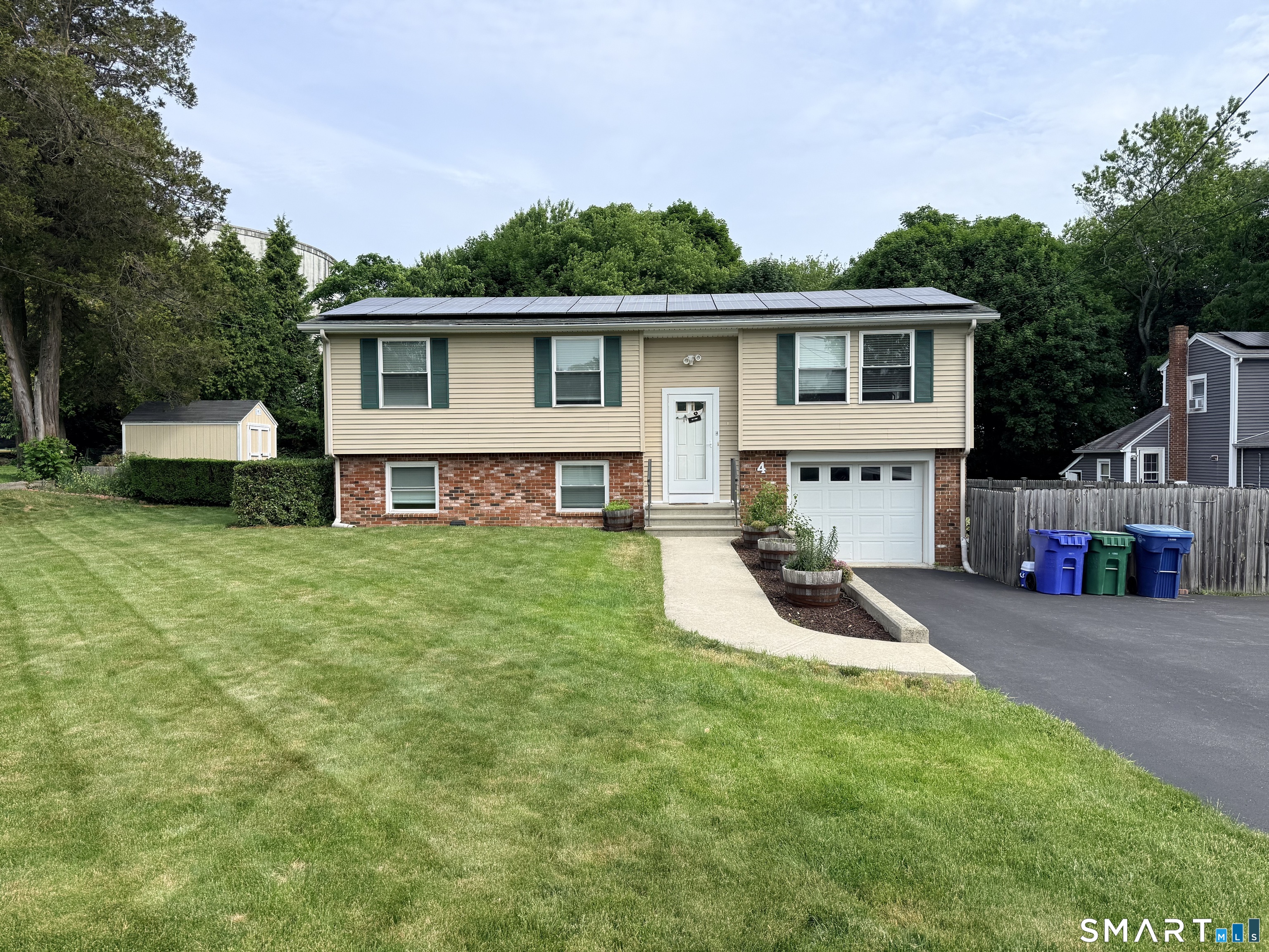 4 Harbor View Avenue Waterford CT 06385