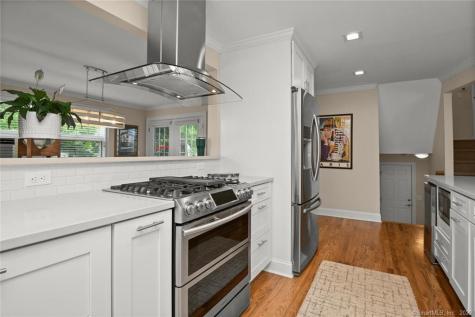 50 Craig Place Fairfield CT 06824
