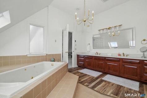 54 Shore Road Waterford CT 06385