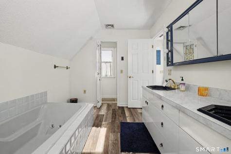 54 Shore Road Waterford CT 06385