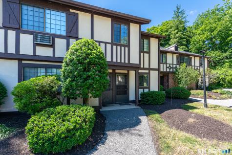 11 Eden Court Brookfield CT 06804