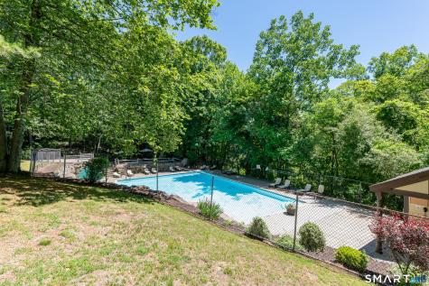 11 Eden Court Brookfield CT 06804
