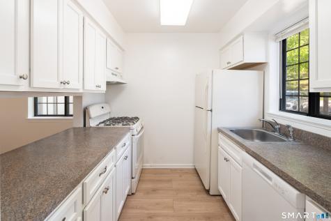 11 Eden Court Brookfield CT 06804