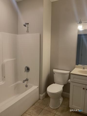 102H Edgewater Circle East Hampton CT 06424