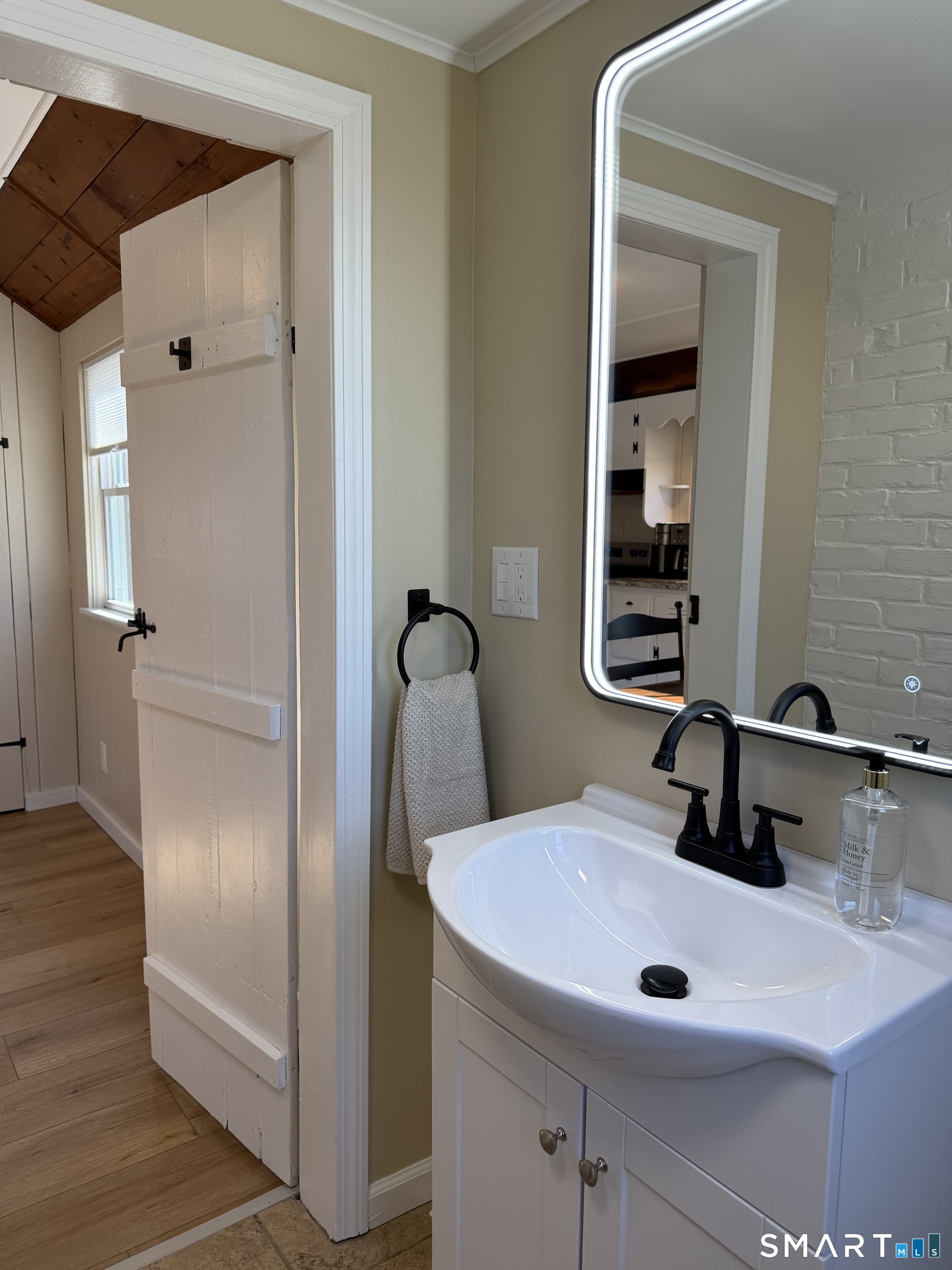 27 Dilliston Road New Hartford CT 06057