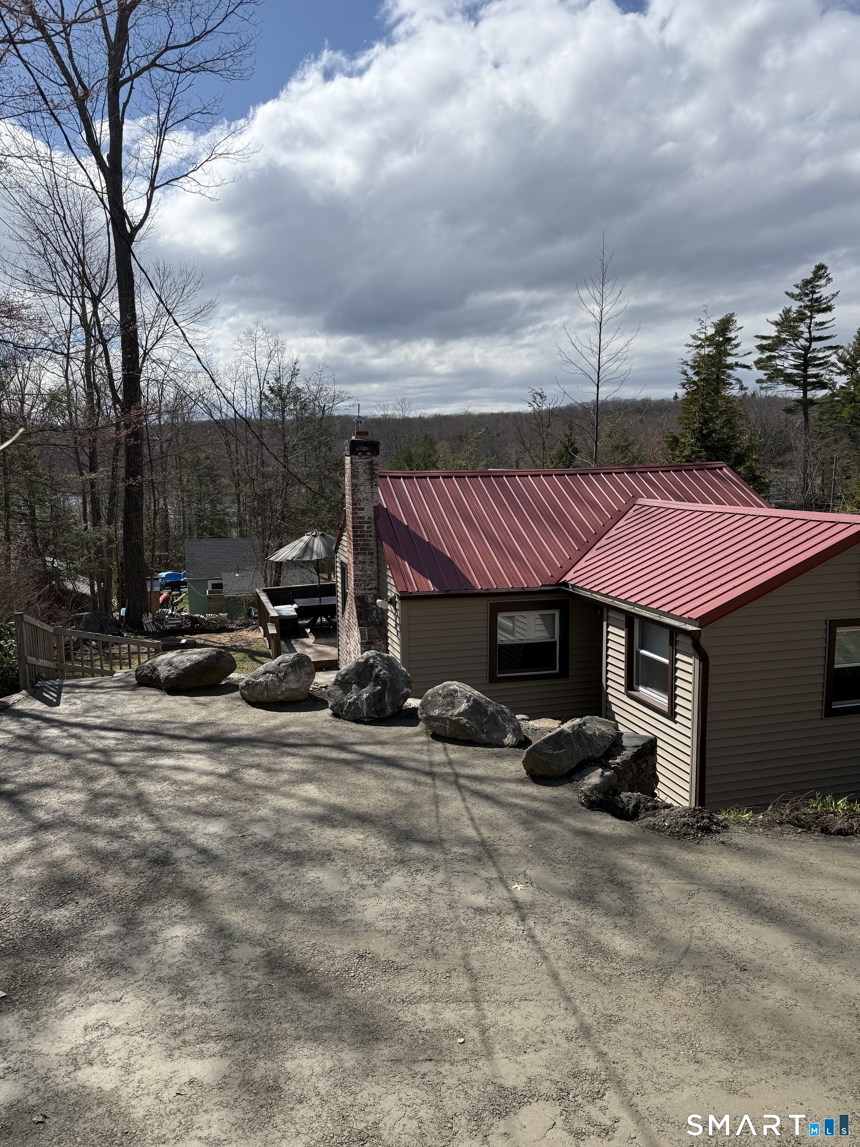 27 Dilliston Road New Hartford CT 06057