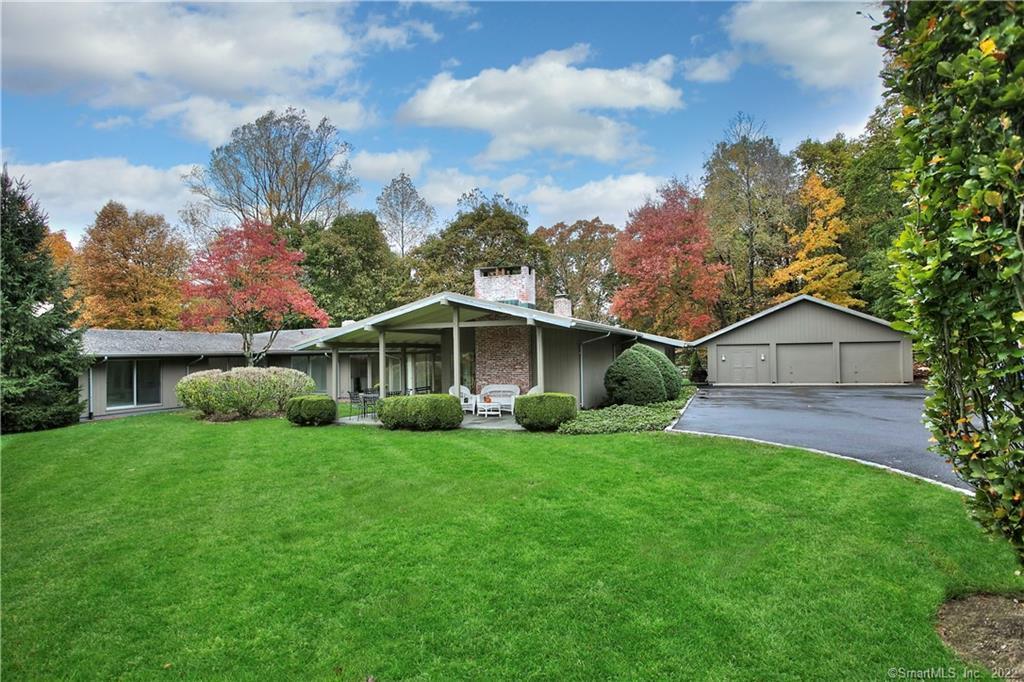 104 Woods End Road New Canaan CT 06840