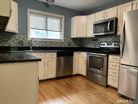 3 Rivermead Avon CT 06001