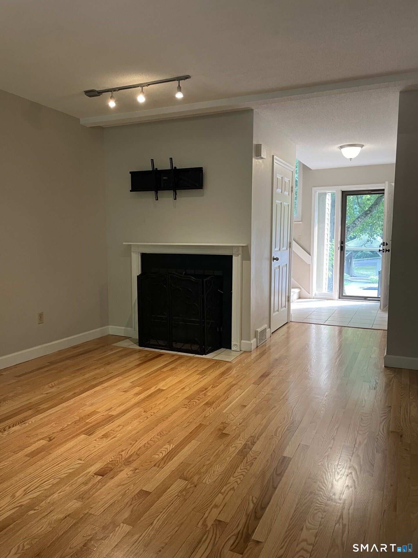 3 Rivermead Avon CT 06001