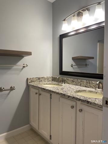 3 Rivermead Avon CT 06001
