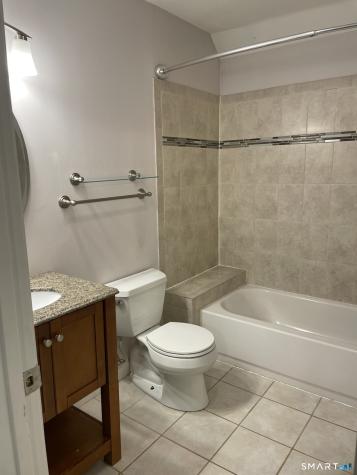 3 Rivermead Avon CT 06001