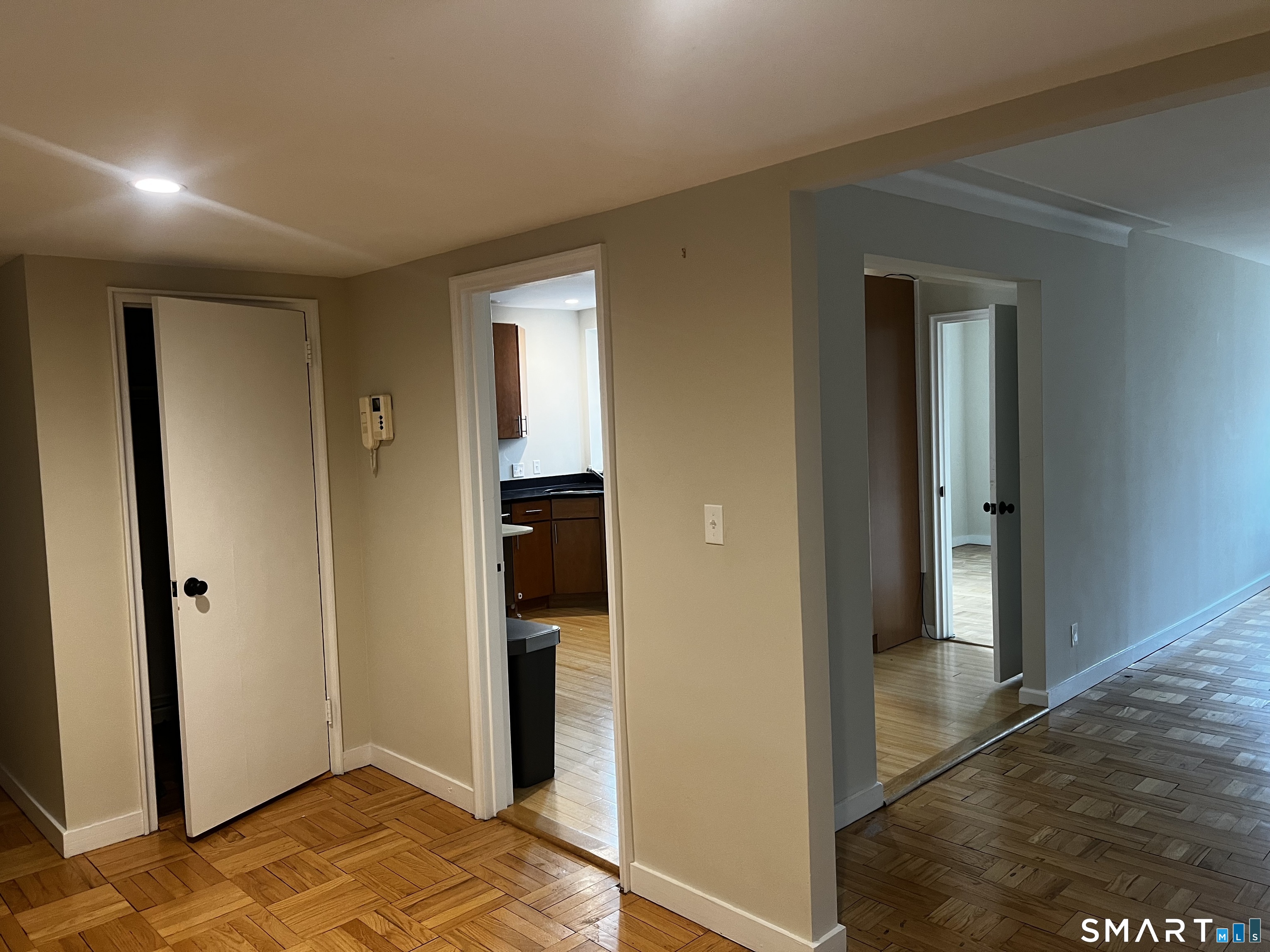 869 Farmington Avenue West Hartford CT 06119