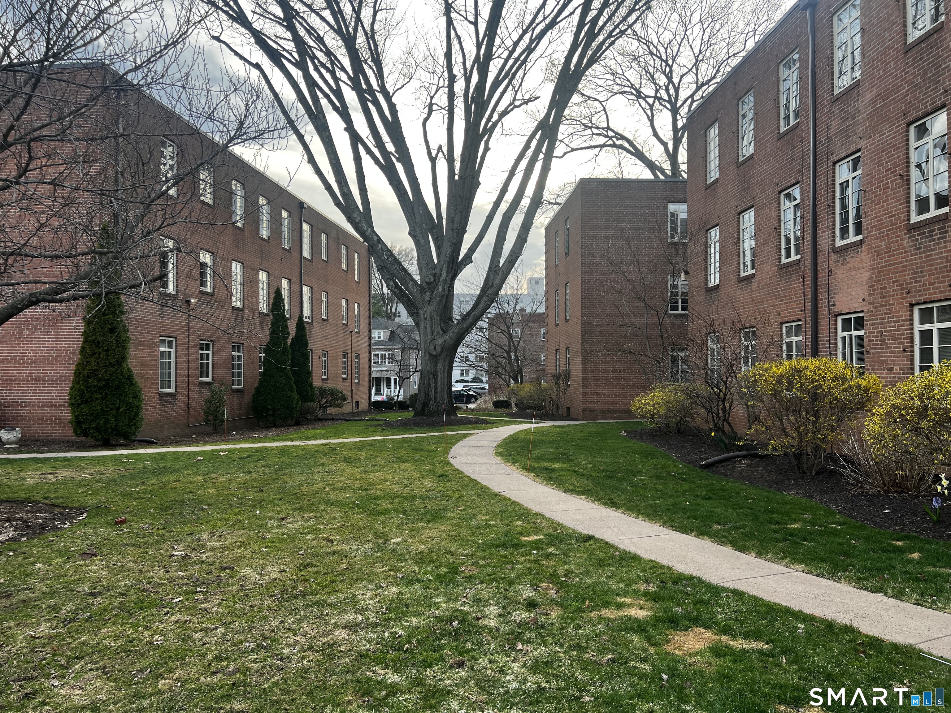 869 Farmington Avenue West Hartford CT 06119