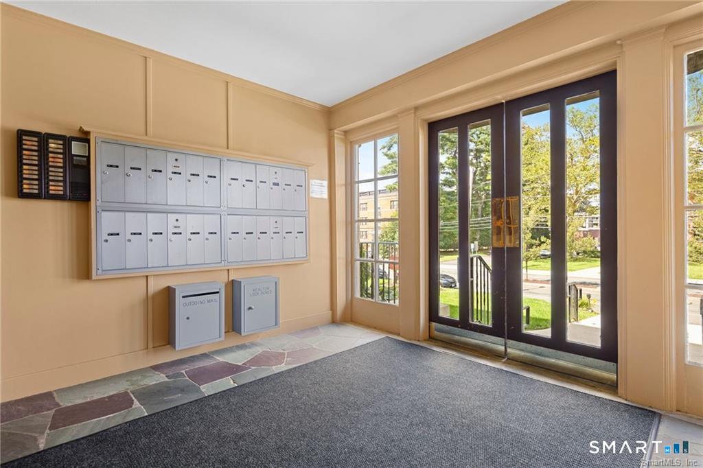 869 Farmington Avenue West Hartford CT 06119