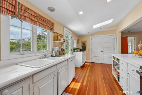 153 Middle Beach Road Madison CT 06443