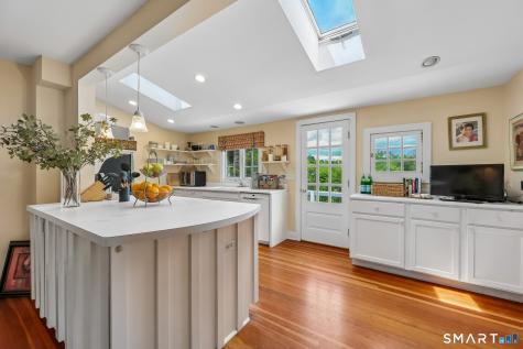 153 Middle Beach Road Madison CT 06443