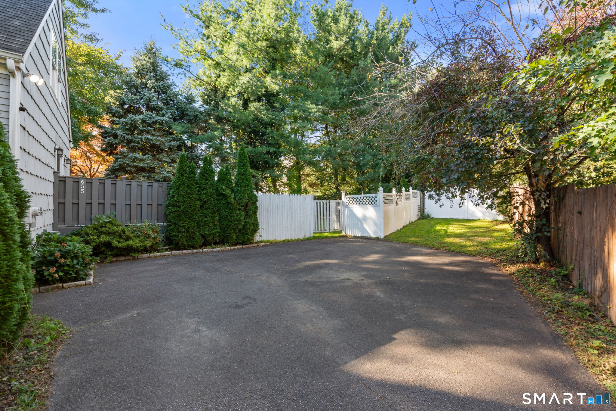 655 Tunxis Hill Road Fairfield CT 06825