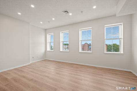 594 Main Street Middletown CT 06457