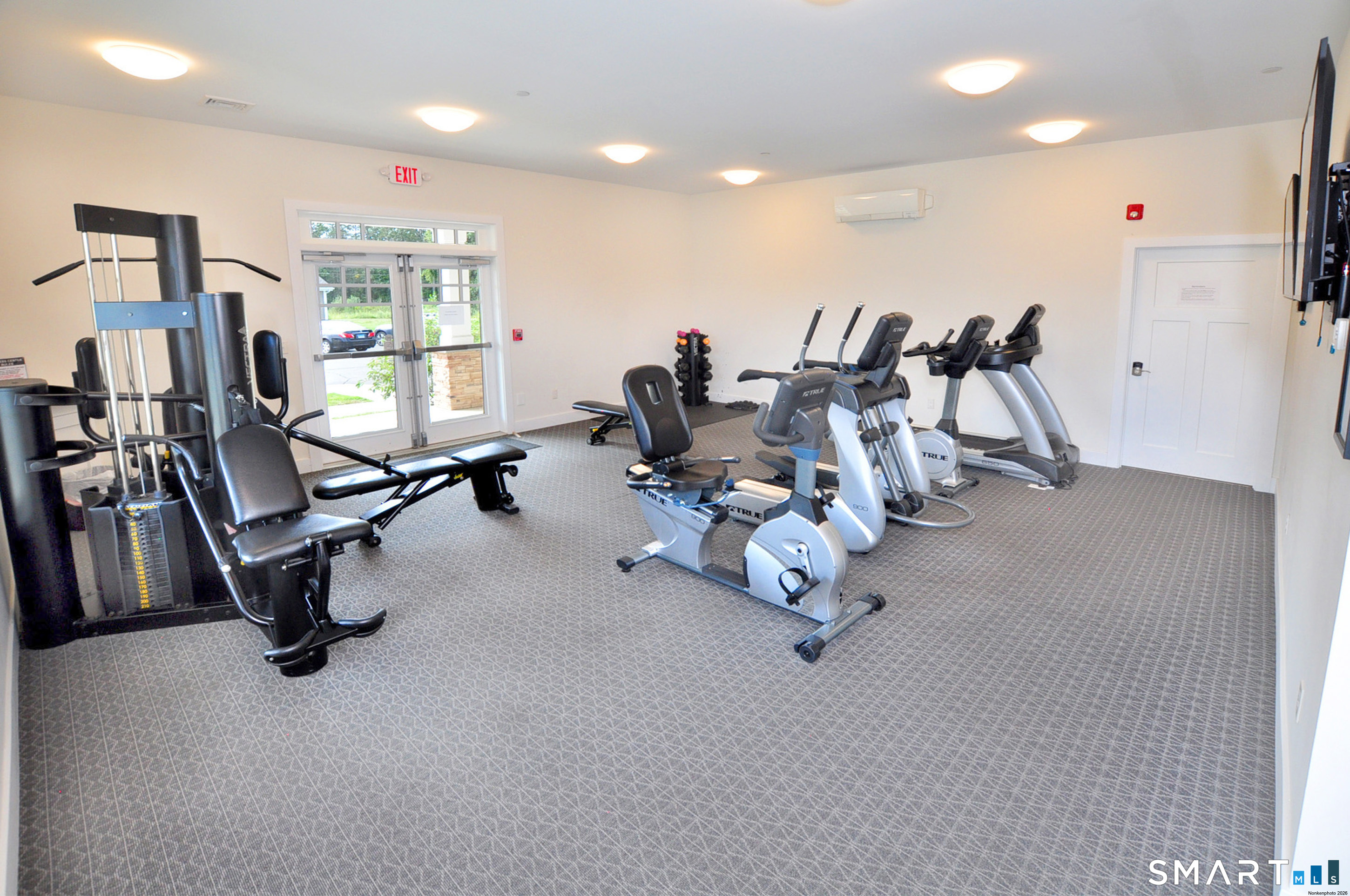 103 Old Village Circle Windsor CT 06095