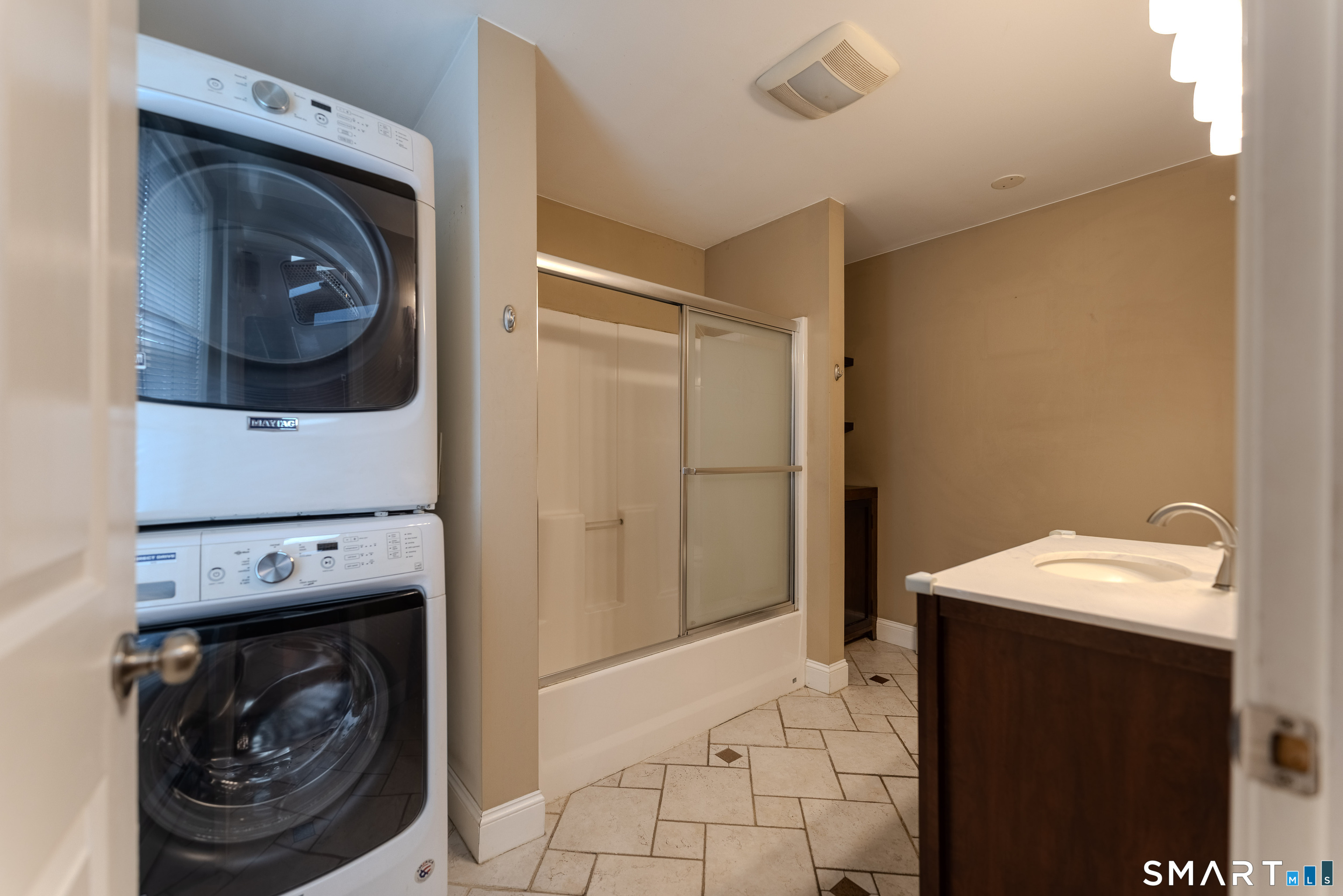 31 Suffield Street Windsor Locks CT 06096