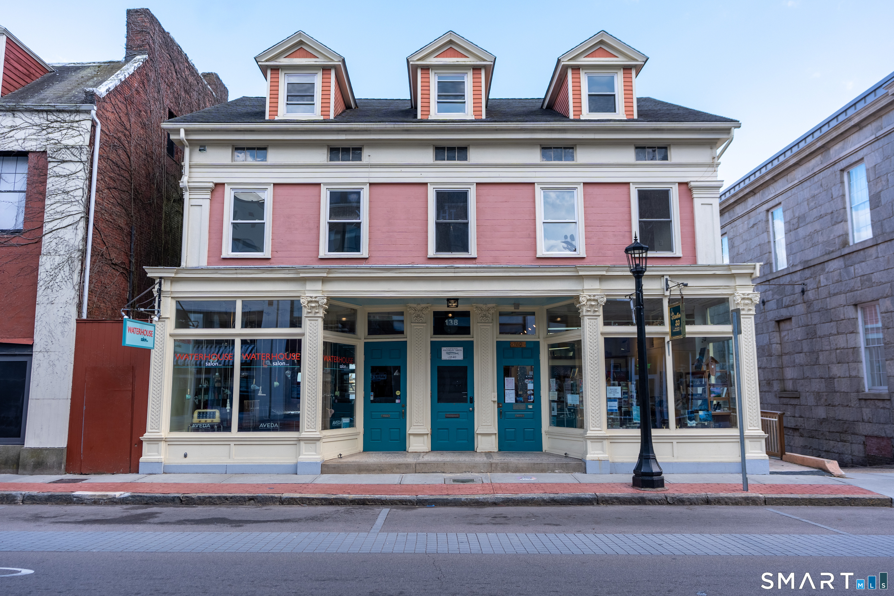 138 Bank Street New London CT 06320