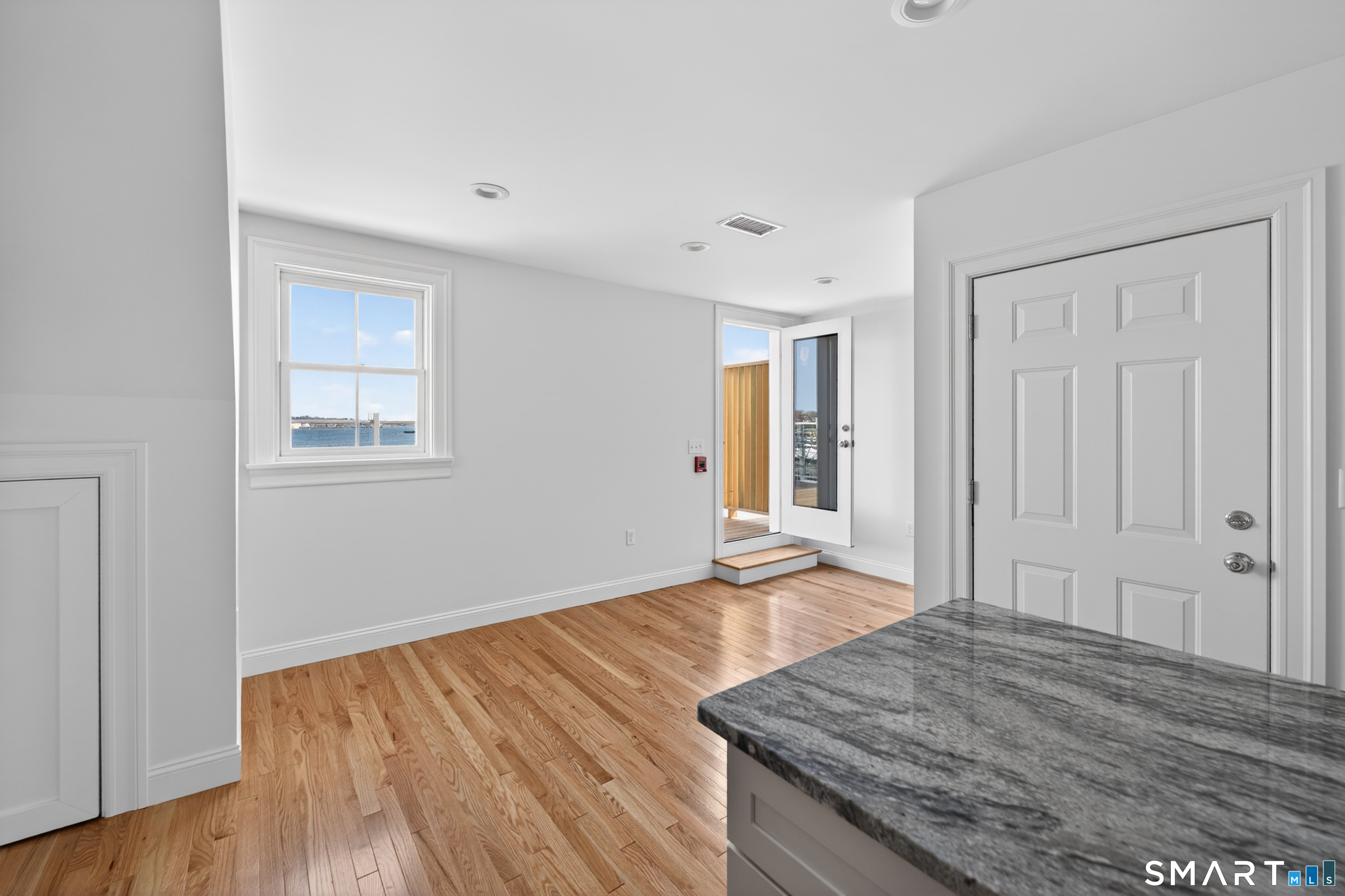 138 Bank Street New London CT 06320