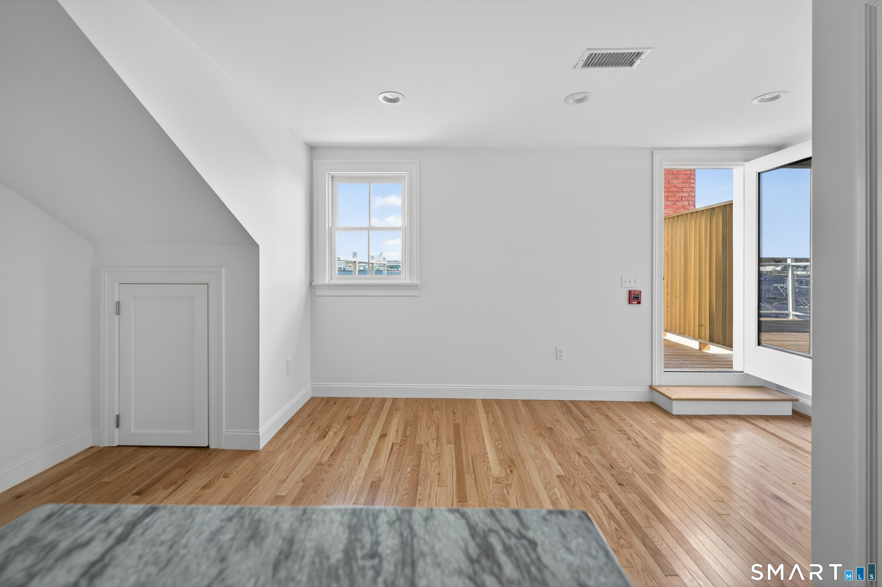 138 Bank Street New London CT 06320