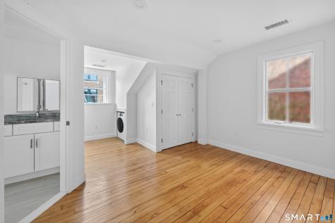 138 Bank Street New London CT 06320