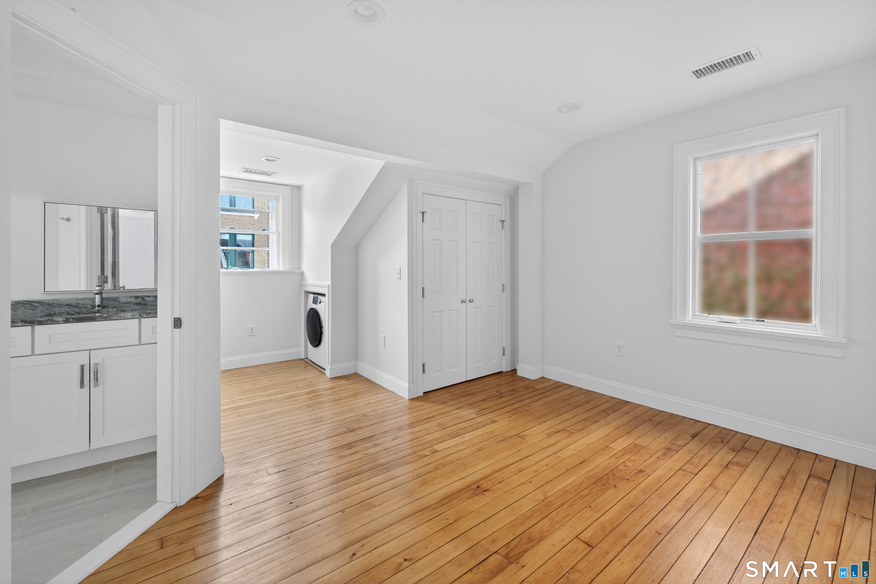 138 Bank Street New London CT 06320