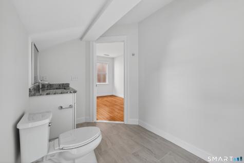 138 Bank Street New London CT 06320