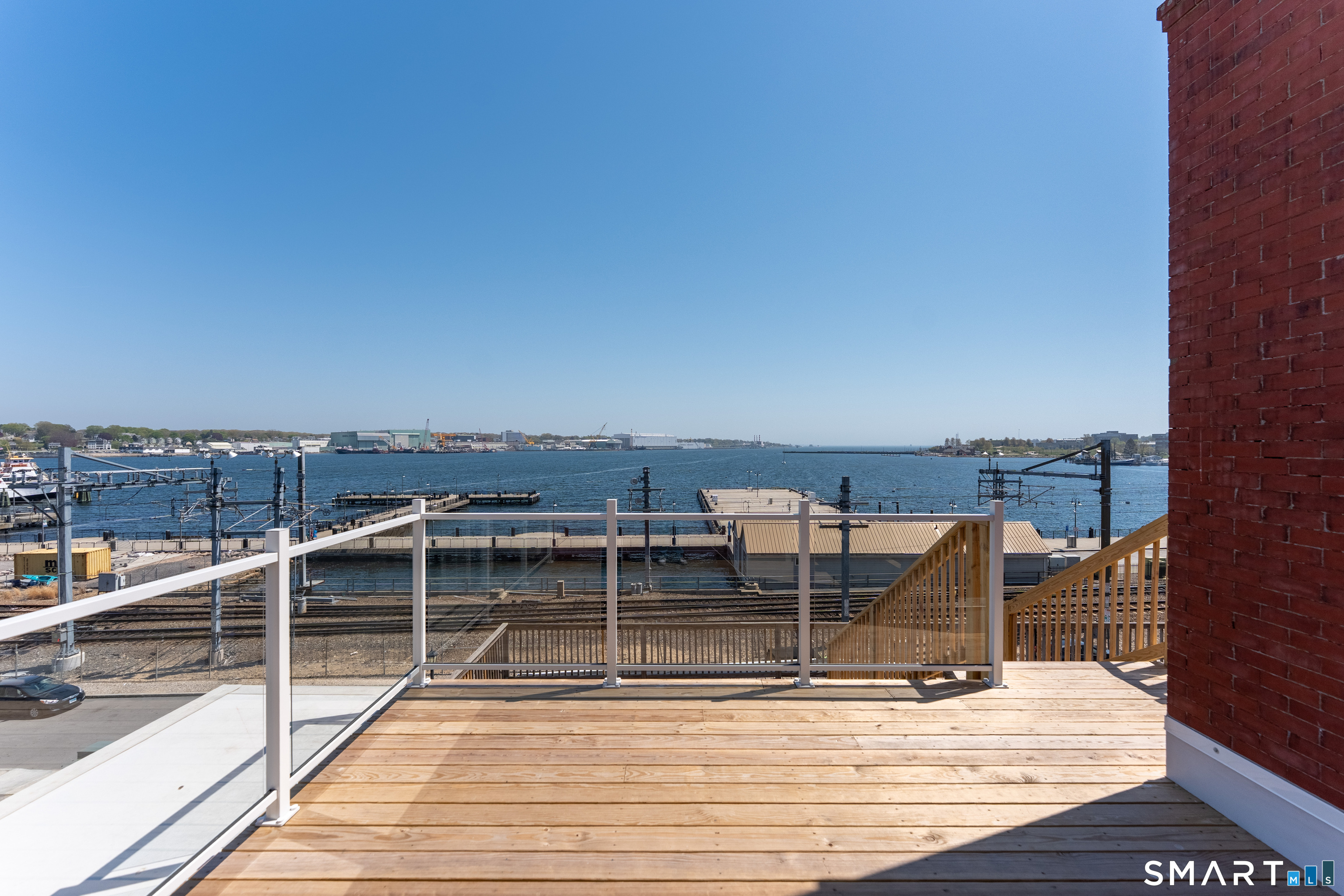 138 Bank Street New London CT 06320