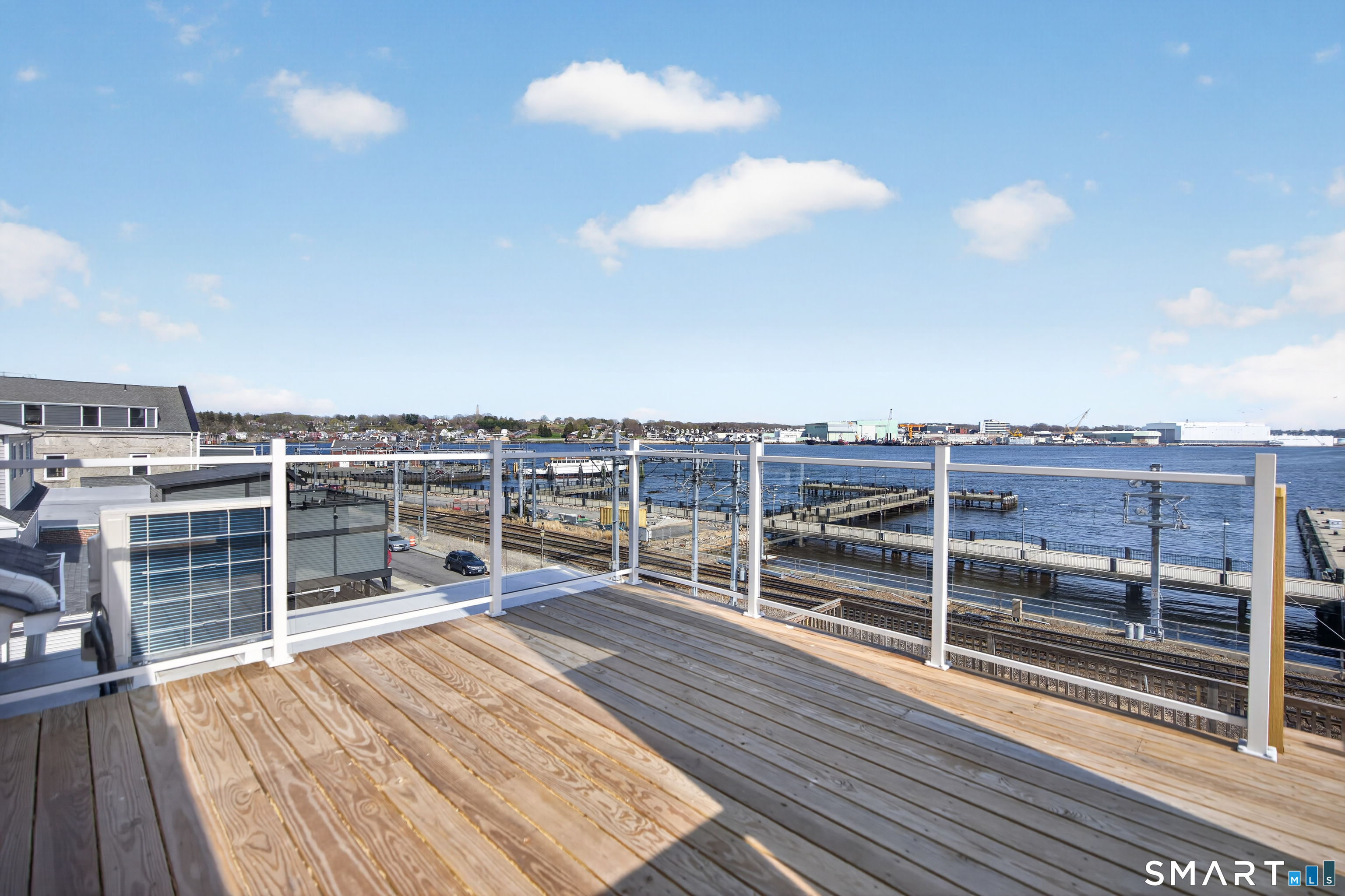 138 Bank Street New London CT 06320