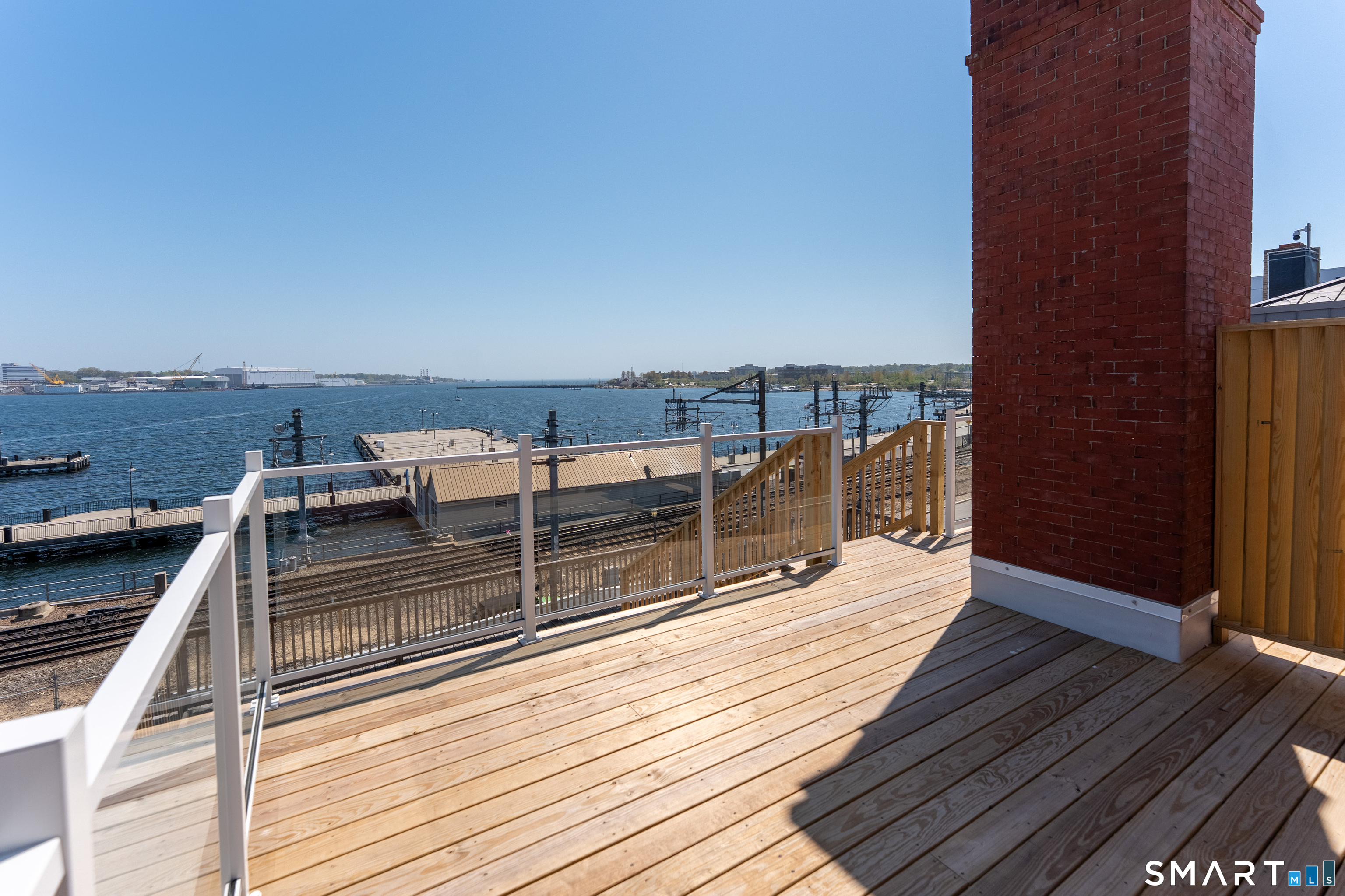 138 Bank Street New London CT 06320