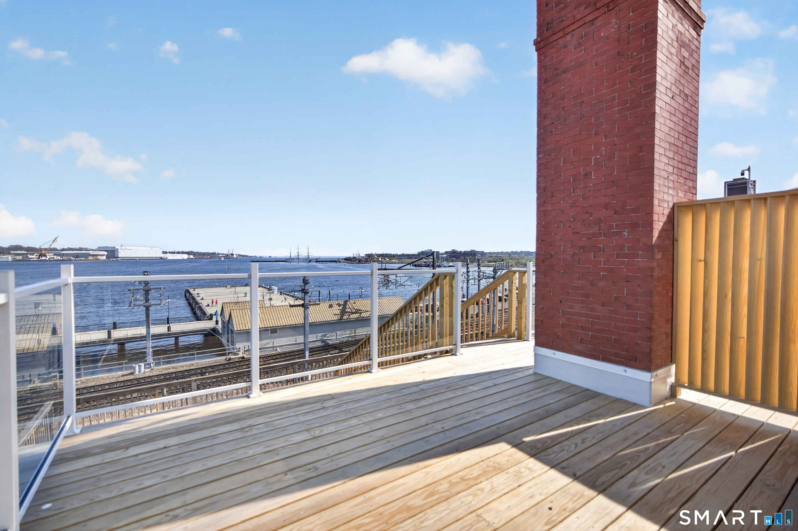 138 Bank Street New London CT 06320