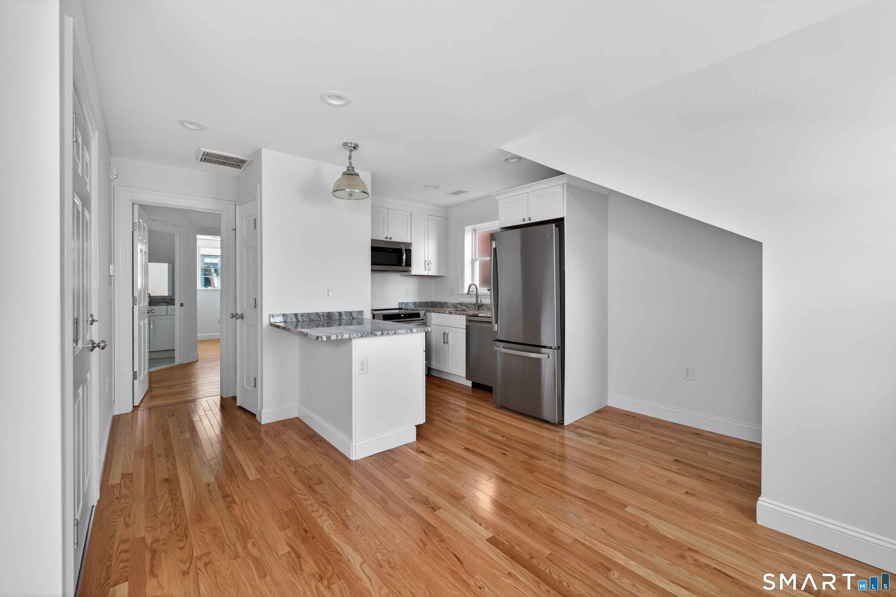 138 Bank Street New London CT 06320