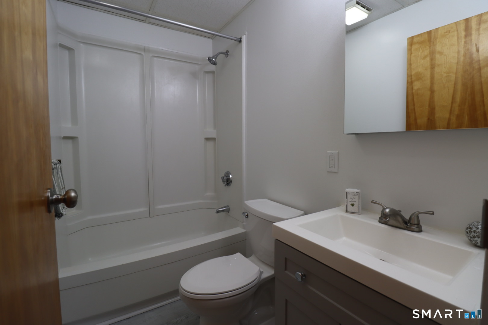 209 Bank Street New London CT 06320