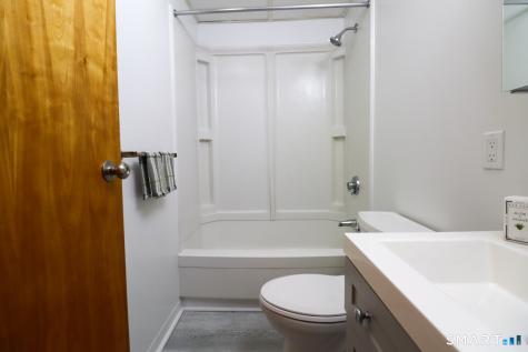209 Bank Street New London CT 06320