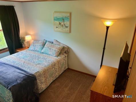 155-B Pennsylvania Avenue East Lyme CT 06357