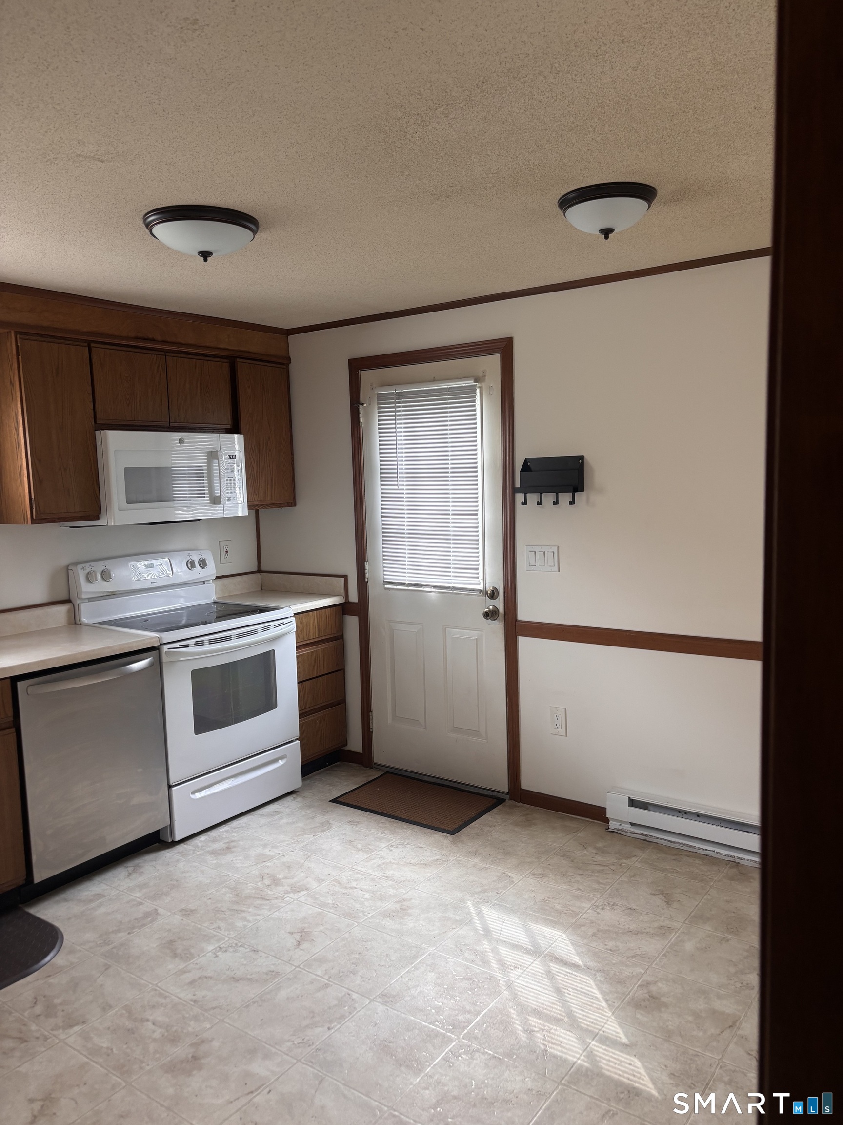 155-B Pennsylvania Avenue East Lyme CT 06357
