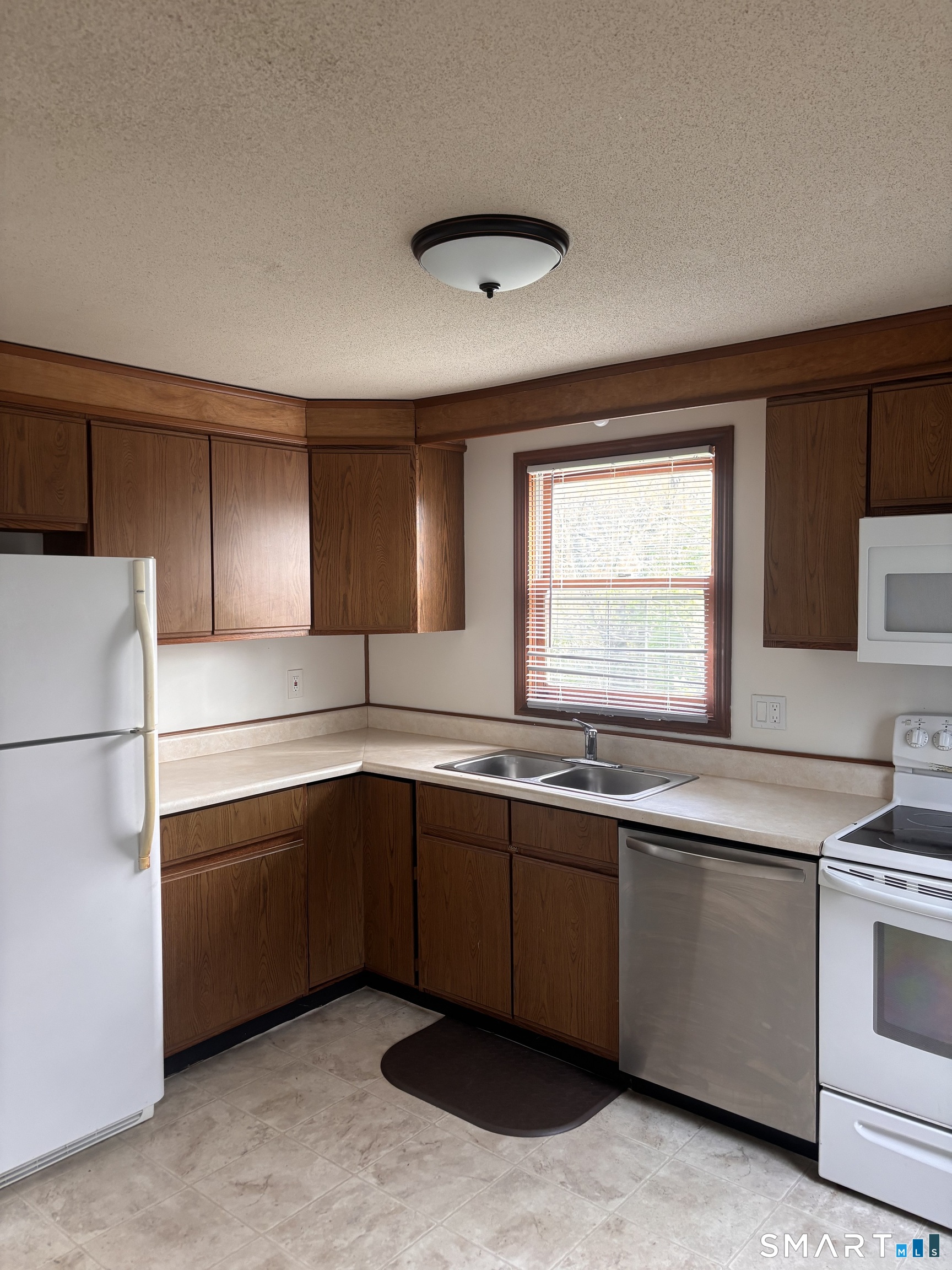 155-B Pennsylvania Avenue East Lyme CT 06357